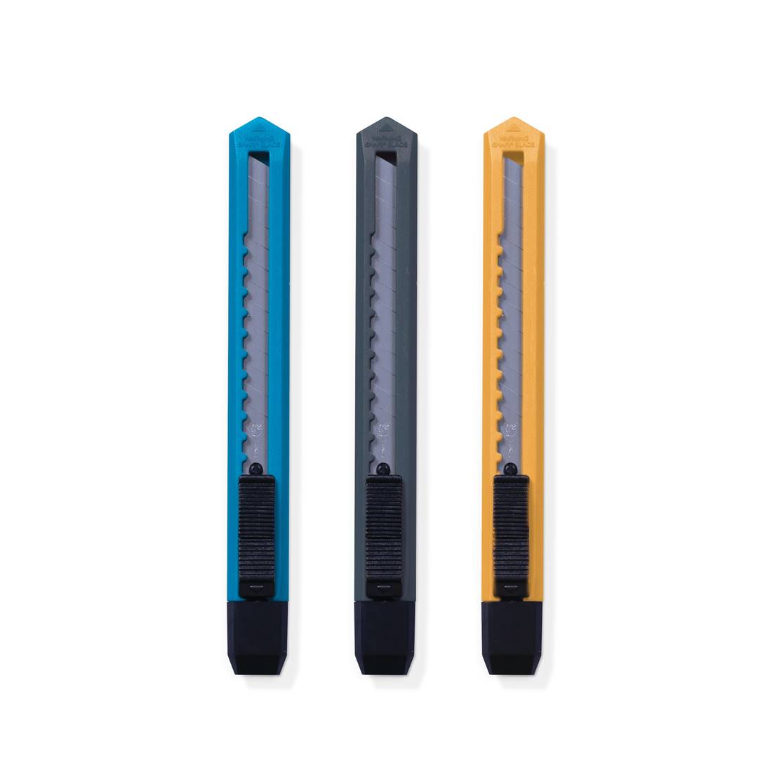 Picture of ตราช้าง คัตเตอร์รุ่น P-904 9มม. คละสี